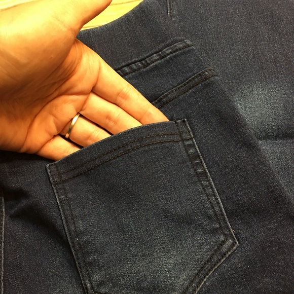 Take 50% off M❤️ Dark Denim Distressed  Jeggings - Picture 3 of 6